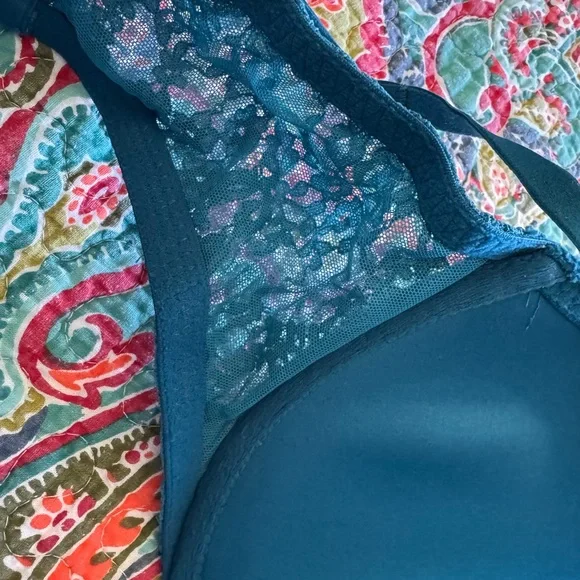 Victorias Secret 38D bra and panties - Picture 3 of 7